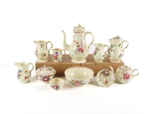 A GROUP OF CREAMWARE TEA AND COFFEE WARES (15)
