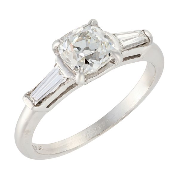 AN ART DECO DIAMOND RING