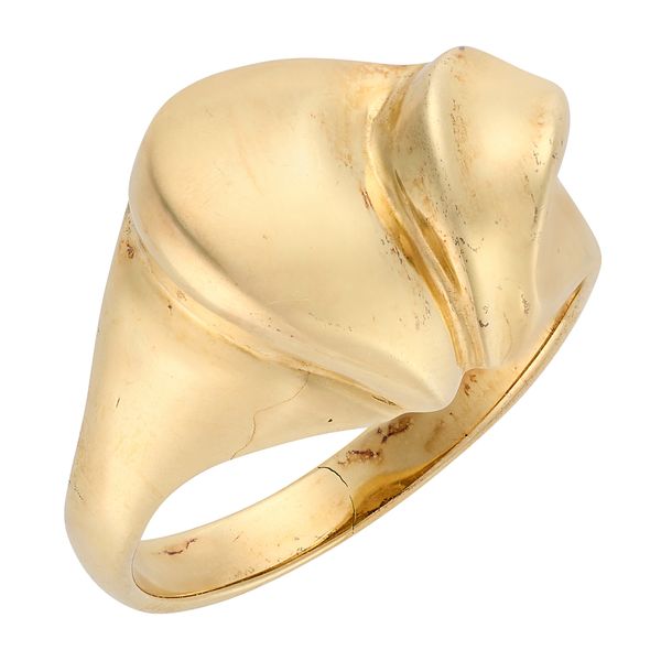 A VINTAGE DRESS RING