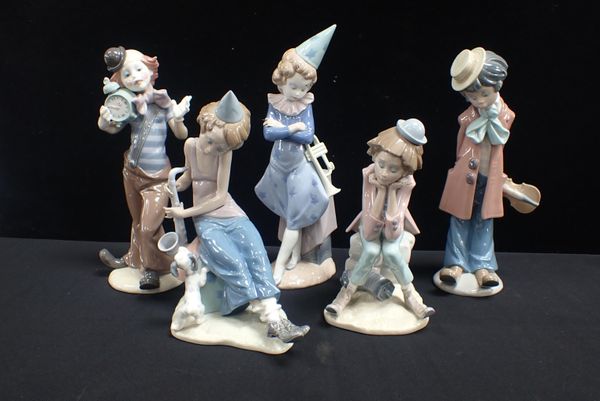 LLADRO: FIVE CLOWN/MUSICIAN FIGURES