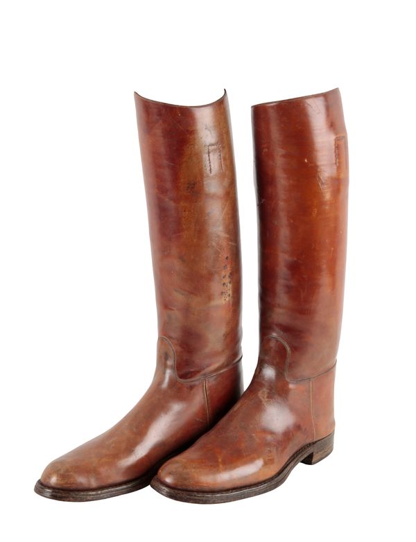 A PAIR OF EDWARDIAN BROWN LEATHER CUBBING BOOTS