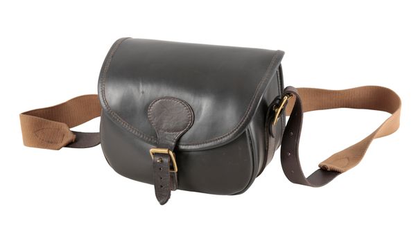 A CROOTS BROWN LEATHER CARTRIDGE BAG