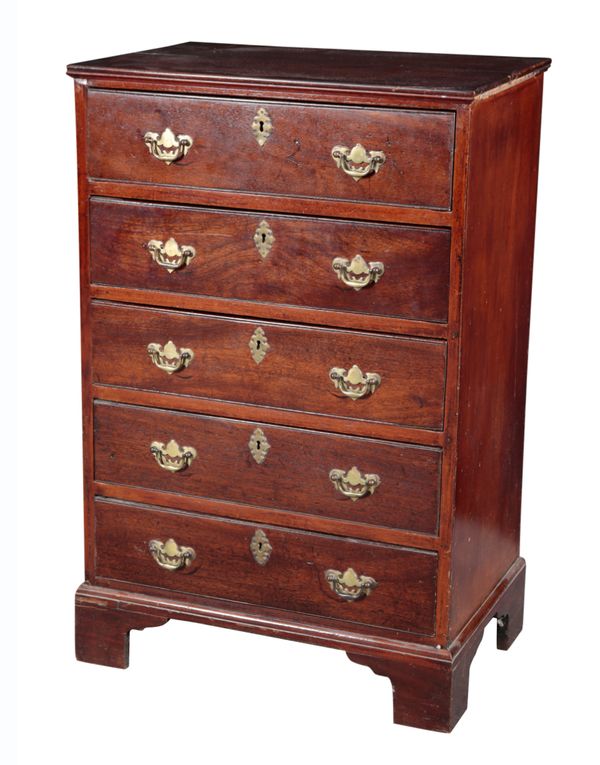 A GEORGE III MAHOGANY CHEST OF DRAWERS