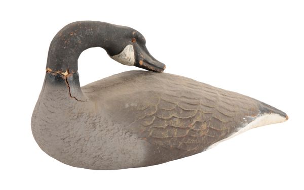 AN AMERICAN VINTAGE PAPIER MACHE GOOSE DECOY