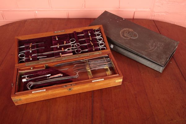 A WWI FIELD SURGEONS OPERATING KIT BY ARNOLD & SON