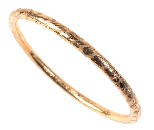 A PRE-WORLD WAR II GOLD BANGLE