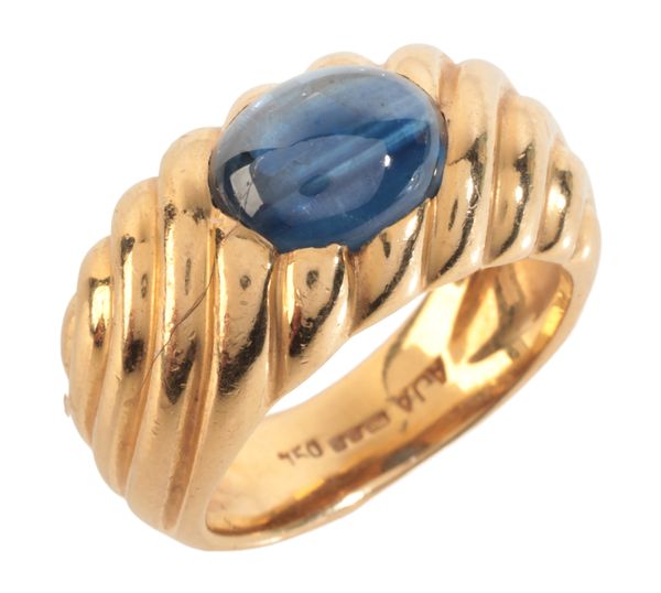 A SAPPHIRE DRESS RING