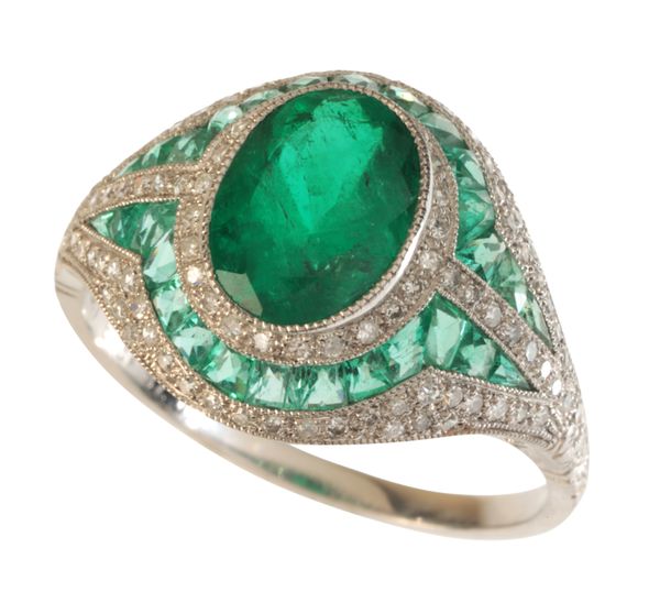 AN ART DECO STYLE EMERALD AND DIAMOND RING