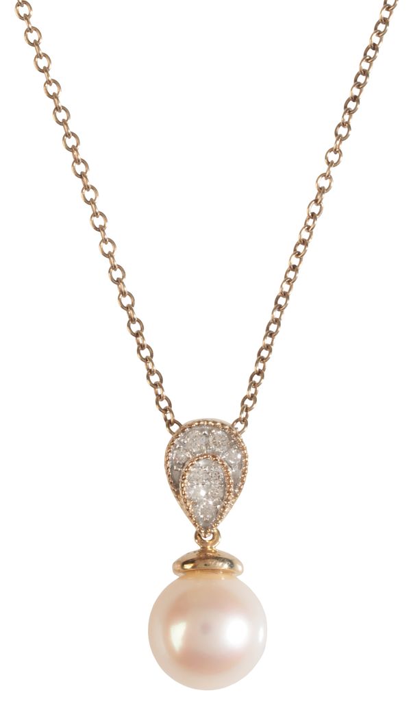 A PEARL AND DIAMOND PENDANT NECKLACE