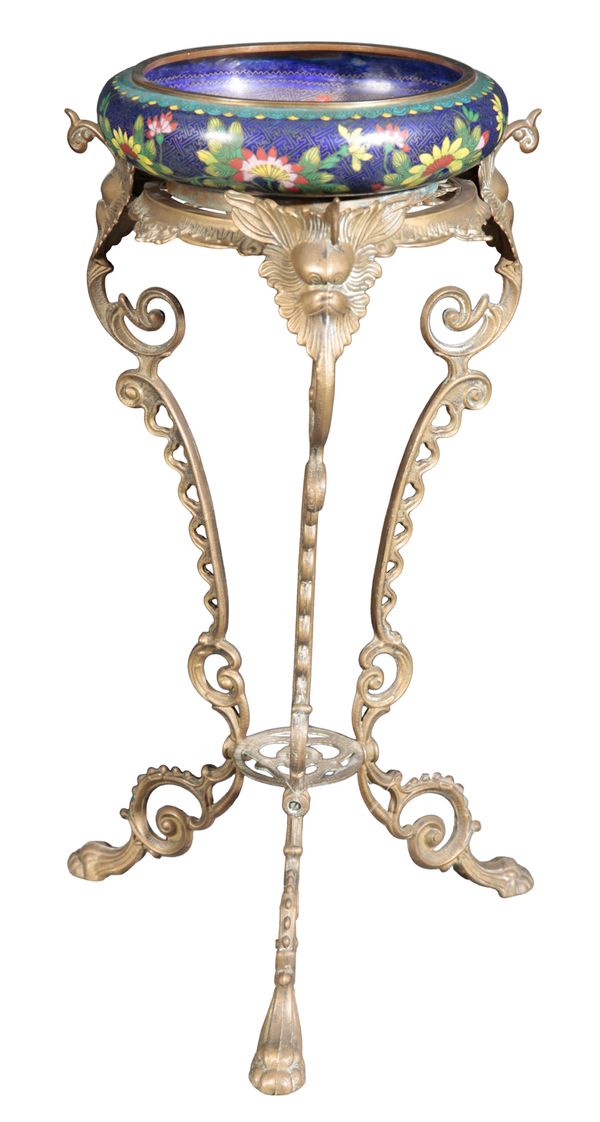 A REGENCY STYLE GILT METAL TRIPOD JARDINIÈRE STAND