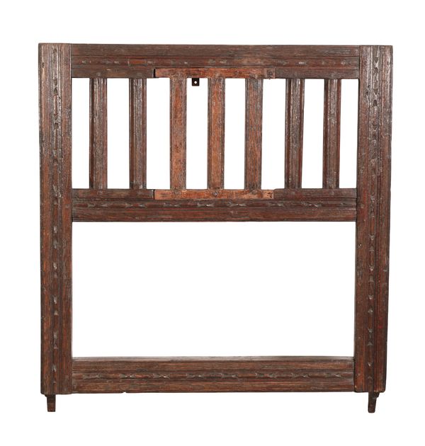 AN OAK PLATE RACK OR WALL SHELF