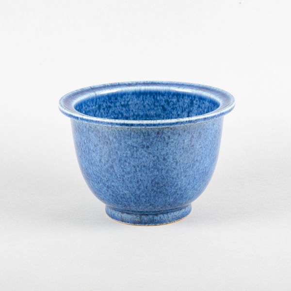 A CHINESE PORCELAIN POWDER BLUE GLAZED JARDINIERE