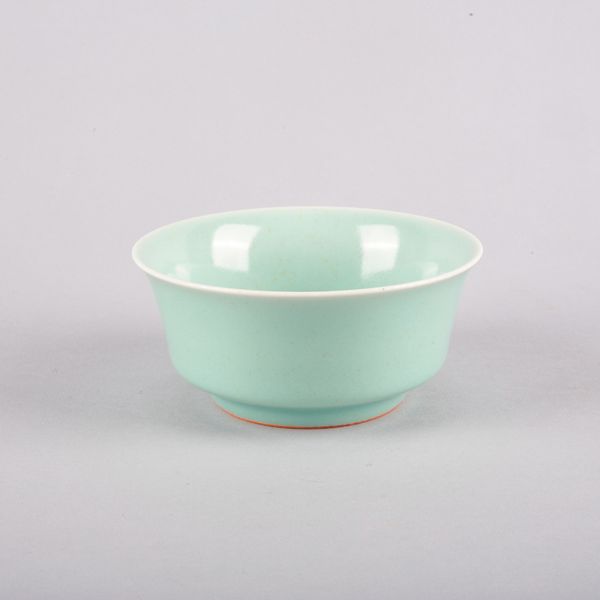 A CHINESE PORCELAIN CELADON BOWL