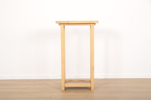 SEAMUS HYLAND (20TH CENTURY): A MAPLE AND STONE HALL TABLE