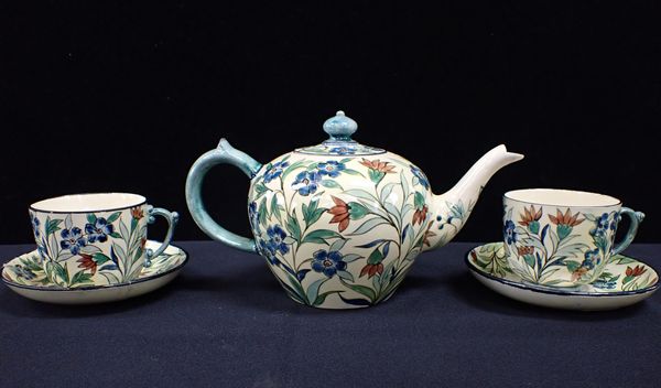 DOULTON LAMBETH FAIENCE PART TEA SERVICE