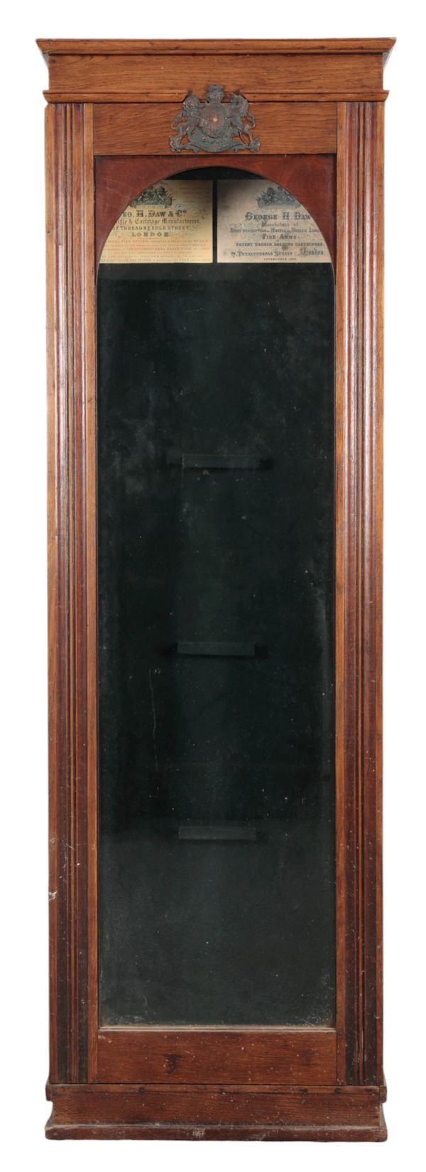 AN EDWARDIAN OAK GLAZE FRONTED GUN CABINET