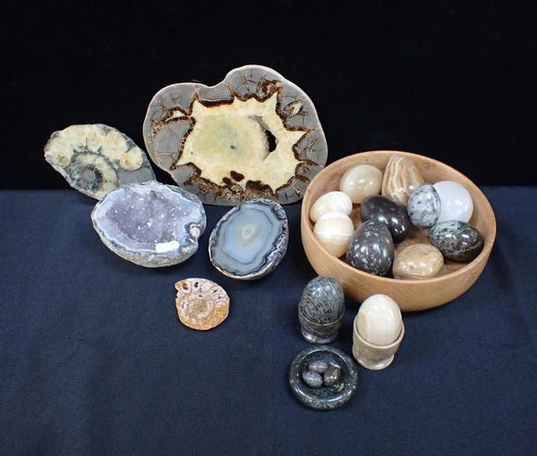 COLLECTION OF POLISHED MINERAL SPECIMENS