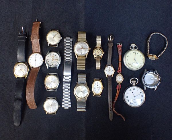 A MIXED COLLECTION OF MANUAL WIND WATCHES