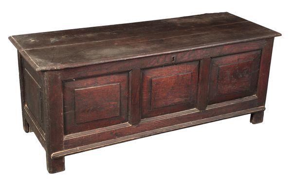 AN ENGLISH OAK COFFER