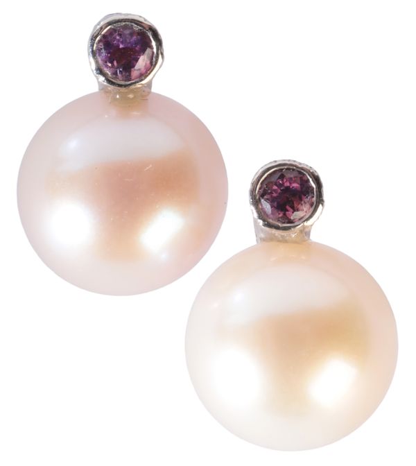 A PAIR OF PEARL AND AMETHYST STUD EARRINGS