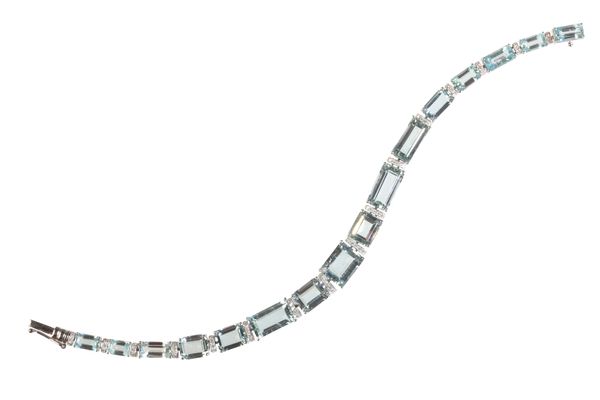 A FINE AQUAMARINE AND DIAMOND BRACELET