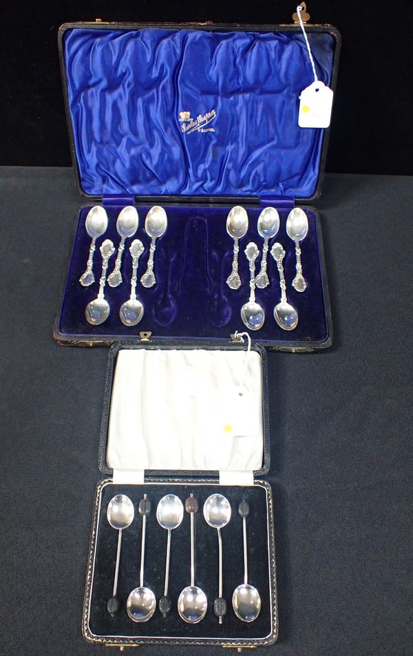 A CASED SET OF SILVER COFFEE 'BEAN' SPOONS