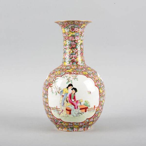 A CHIINESE PORCELAIN MILLEFLEUR VASE