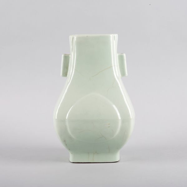 A CHINESE PORCELAIN CELADON GLAZED HU VASE