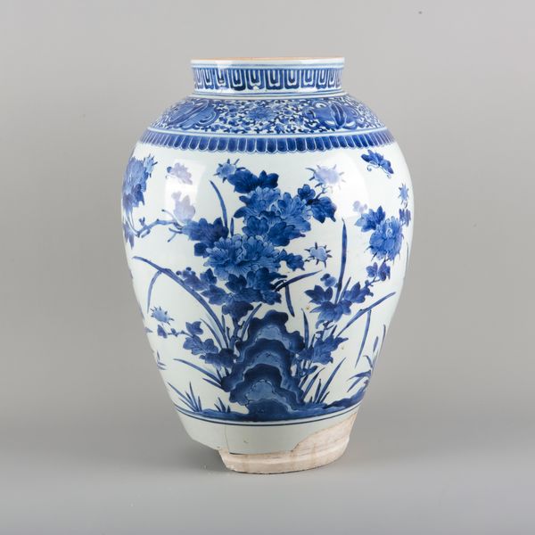 A JAPANESE PORCELAIN ARITA BLUE AND WHITE BALUSTER VASE