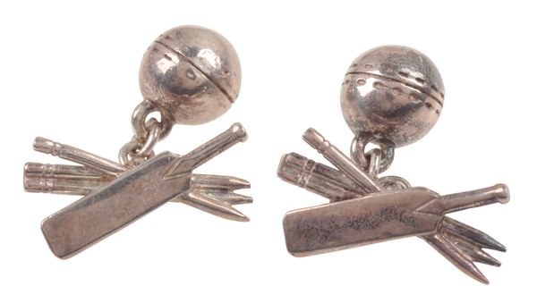 A PAIR OF SILVER "CRICKETER" CUFFLINKS