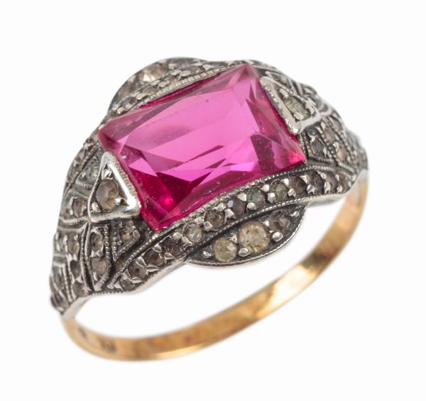 A SYNTHETIC RUBY DRESS RING