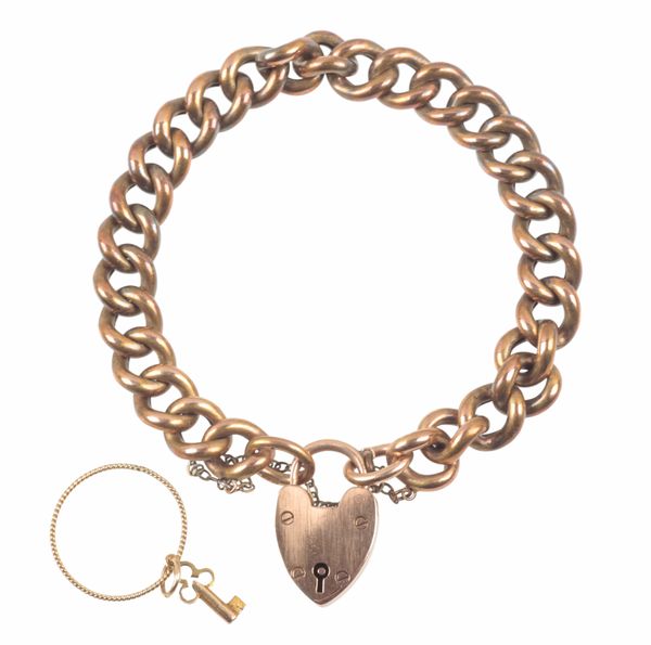 A 15CT CURB LINK BRACELET