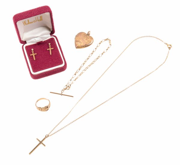 A COLLECTION OF GOLD JEWELLERY