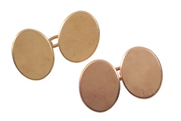 A PAIR OF 18CT GOLD CUFFLINKS