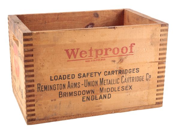 REMINGTON ARMS UMC CO., USA: A VINTAGE WOODEN CARTRIDGE BOX