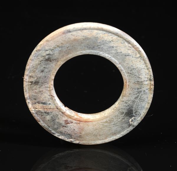 A CHINESE JADE RING