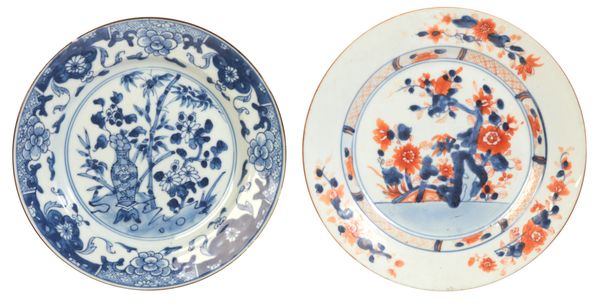 A CHINESE PORCELAIN IMARI PLATE