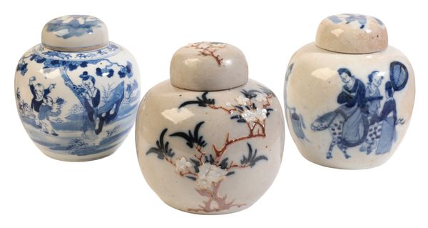 A GROUP OF THREE CHINESE PORCELAIN GINGER JARS