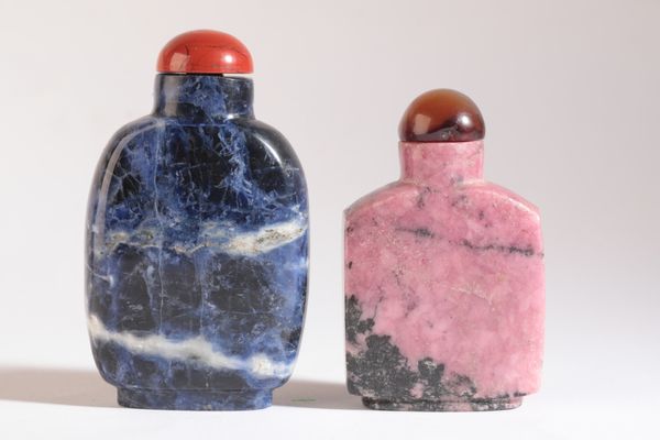 A CHINESE PINK HARDSTONE SNUFF BOTTLE