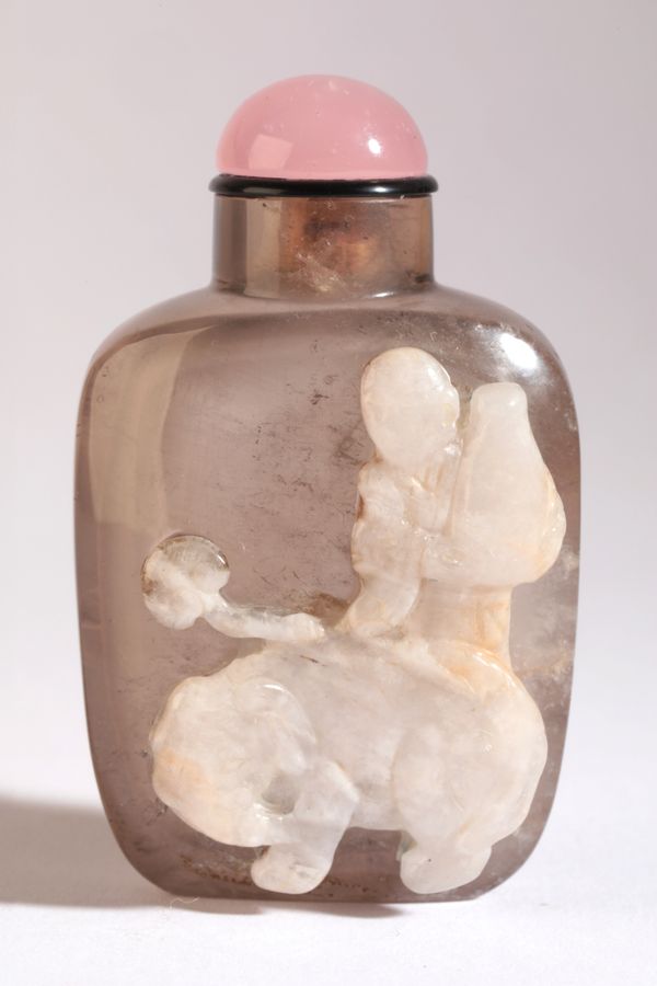 A CHINESE CRYSTAL SNUFF BOTTLE