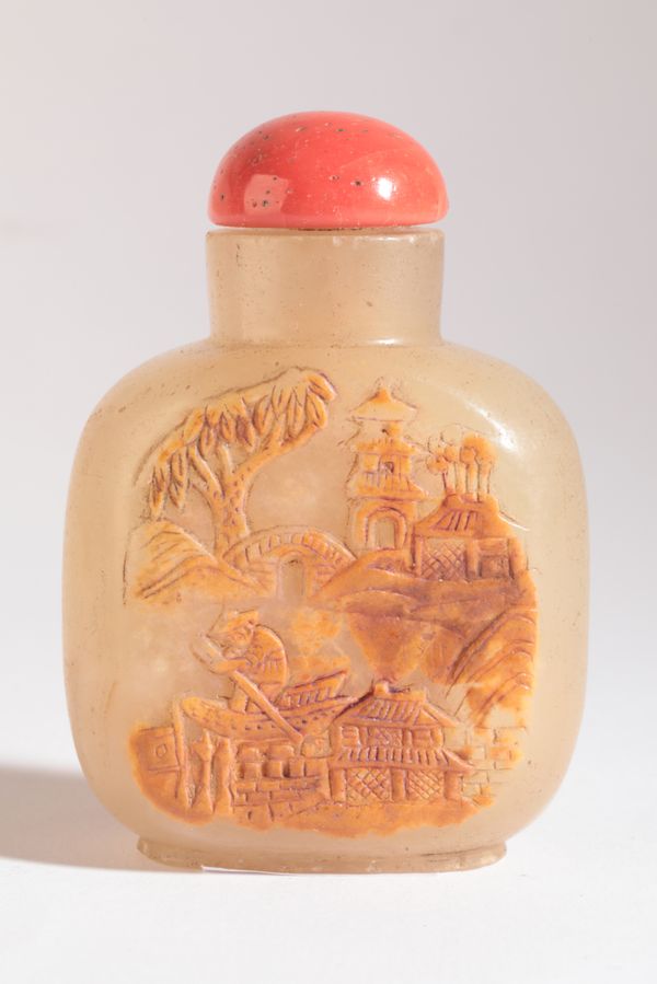 A CHINESE SOAPSTONE SNUFF BOTTLE