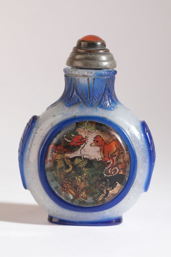 A CHINESE GLASS SNUFF BOTTLE