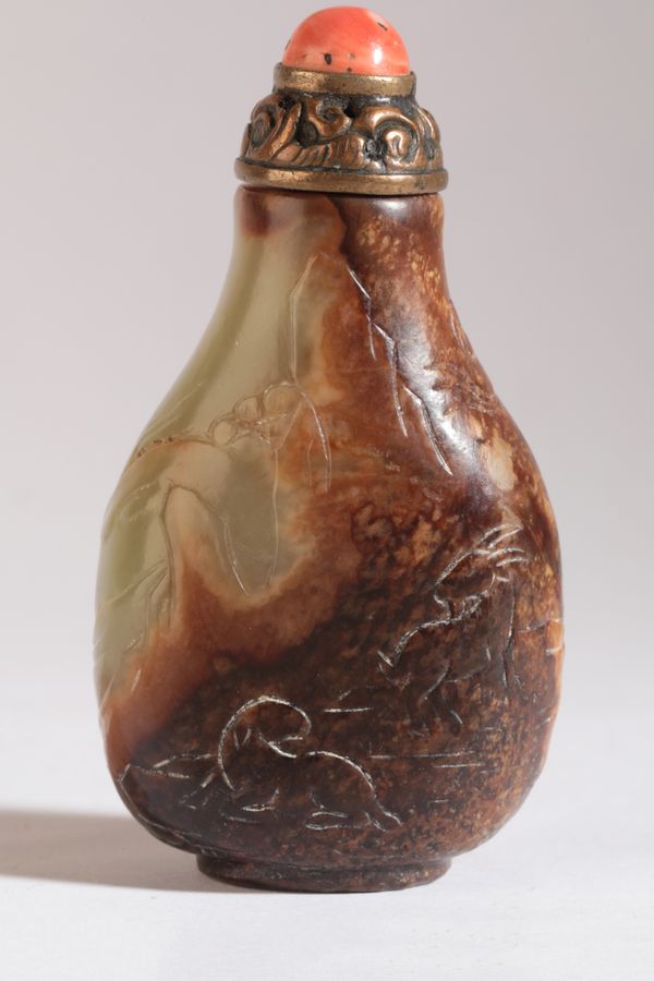 A CHINESE JADE SNUFF BOTTLE