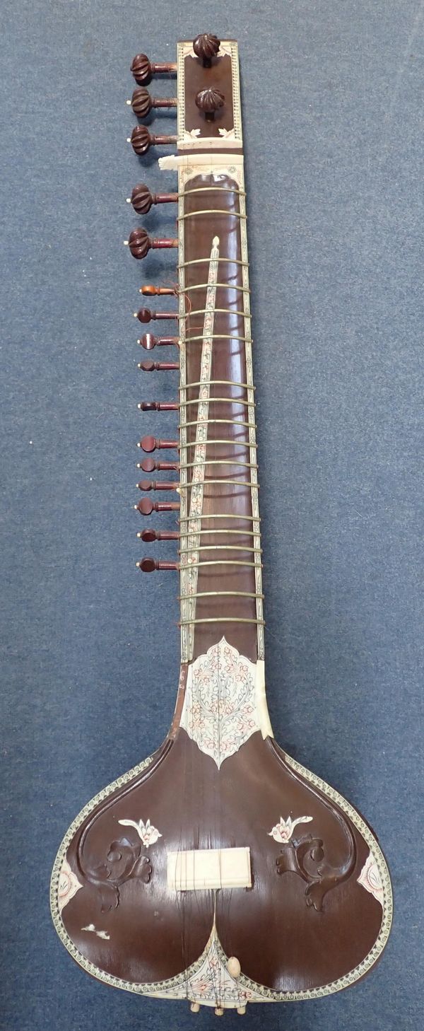 A INDIAN SITAR