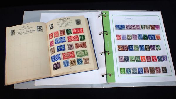 A ROYAL MAIL STAMPS AND COLLECTIBLES ALBUM