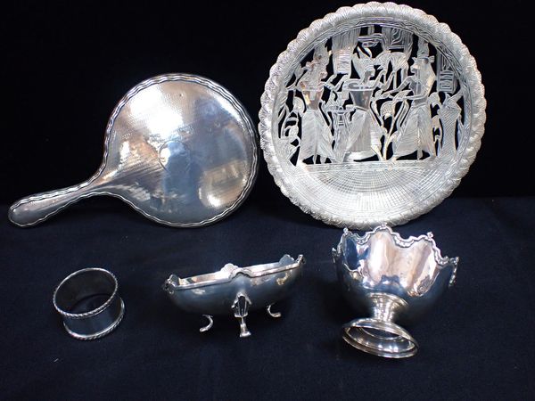 LIBERTY & Co : A SILVER FOOTED DISH