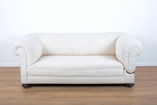 A VICTORIAN STYLE DROP-END CHESTERFIELD SETTEE