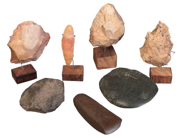 A COLLECTION OF ABORIGINAL STONE ARTEFACTS