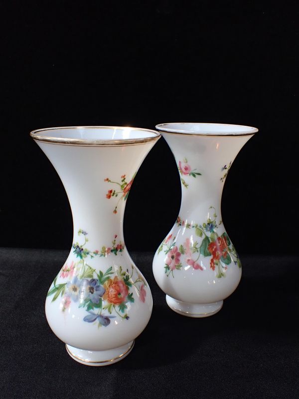 A PAIR OF MILK GLASS VASES, FLORAL PAINTED