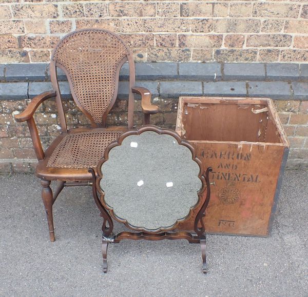 A VINTAGE PLYWOOD TEA CHEST